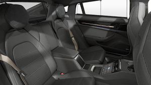 İç görünüm Panamera Turbo S E-Hybrid Executive