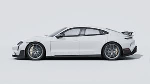Exterior view of Taycan Turbo GT with Weissach Package showing the left side of the car