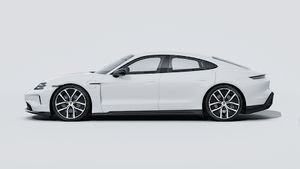 Exterior view of Taycan Black Edition showing the left side of the car