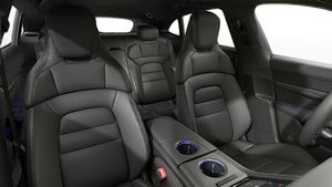 Interior view showing the front seats of Taycan 4 Cross Turismo