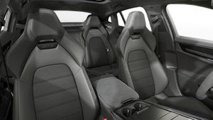 Interior view showing the front seats of Panamera GTS