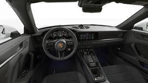顯示911 Carrera 4 GTS Cabriolet方向盤和儀表板的內部視圖