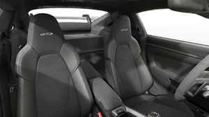顯示911 GT3前座椅的內部視圖
