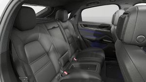 Cayenne Coupé Black Edition 內裝總覽