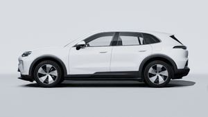 Cayenne Electric的外部視圖顯示汽車的左側