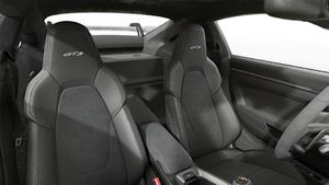 Вид зсередини, що показує передні сидіння 911 GT3