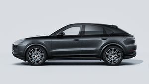 Зовнішній вигляд Cayenne Coupé Black Edition , що показує лівий бік автомобіля