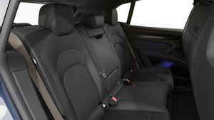 Внутрішній вигляд інтер'єру Cayenne Turbo Electric