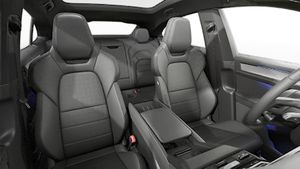 Вид зсередини, що показує передні сидіння Cayenne S Coupé Electric