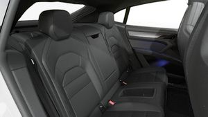 Внутрішній вигляд інтер'єру Cayenne S Coupé Electric