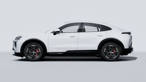Зовнішній вигляд Cayenne Turbo Coupé Electric , що показує лівий бік автомобіля