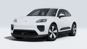 Зовнішній вигляд Macan 4 , що показує передню і ліву сторону автомобіля