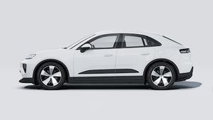 Зовнішній вигляд Macan 4 , що показує лівий бік автомобіля