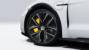 Зовнішній вигляд Taycan Turbo S Cross Turismo