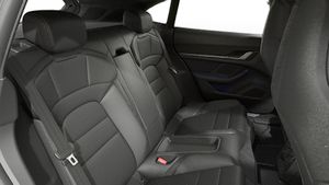 Внутрішній вигляд інтер'єру Taycan 4S Sport Turismo