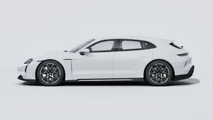 Зовнішній вигляд Taycan Turbo Sport Turismo , що показує лівий бік автомобіля