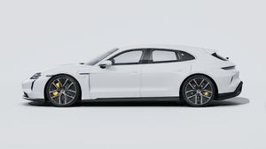 Зовнішній вигляд Taycan Turbo S Sport Turismo , що показує лівий бік автомобіля