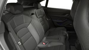 Внутрішній вигляд інтер'єру Taycan 4S Sport Turismo Black Edition