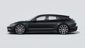 Зовнішній вигляд Taycan 4S Sport Turismo Black Edition , що показує лівий бік автомобіля