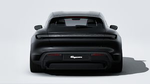 Зовнішній вигляд Taycan 4S Sport Turismo Black Edition із зображенням задньої частини автомобіля