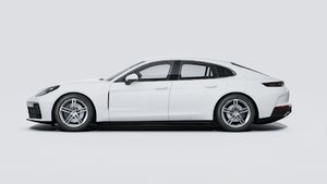 Зовнішній вигляд Panamera , що показує лівий бік автомобіля