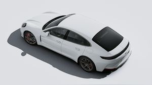 Зовнішній вигляд сайту Panamera Turbo E-Hybrid з висоти пташиного польоту