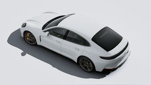 Зовнішній вигляд сайту Panamera Turbo S E-Hybrid з висоти пташиного польоту