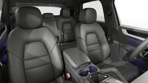 Interior view showing the front seats of Cayenne S E-Hybrid
