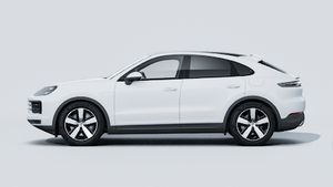 Exterior view of Cayenne E-Hybrid Coupé showing the left side of the car