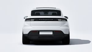 Exterior view of Macan showing the rear of the car