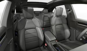 Interior view showing the front seats of Macan 4S