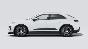 Exterior view of Macan 4S showing the left side of the car