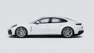 Exterior view of Panamera 4 showing the left side of the car