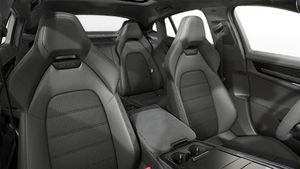 Interior view showing the front seats of Panamera GTS