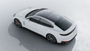 Exterior view of Panamera 4S E-Hybrid seen from above