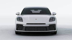 Exterior view of Panamera 4S E-Hybrid showing the front of the car