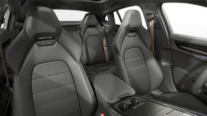 Interior view showing the front seats of Panamera Turbo E-Hybrid