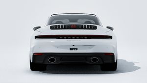 Vista exterior de 911 Targa 4S mostrando la parte trasera del coche