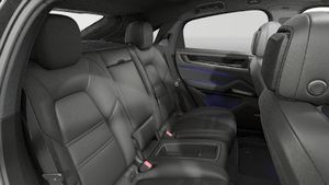Vista interior de su Cayenne Coupé Black Edition