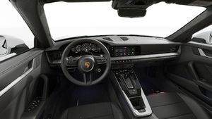 Вид изнутри на рулевое колесо и приборную панель 911 Carrera Cabriolet
