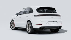 Внешний вид Cayenne Turbo E-Hybrid с изображением задней и левой части автомобиля