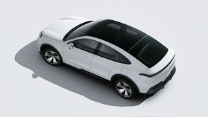 Внешний вид сайта Cayenne Coupé Electric с высоты