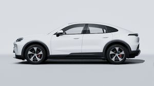 Внешний вид Cayenne S Coupé Electric с левой стороны автомобиля