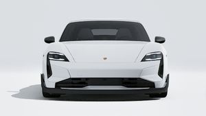 Внешний вид Taycan Turbo GT с изображением передней части автомобиля