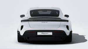 Внешний вид Taycan Turbo GT с изображением задней части автомобиля