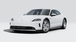 Внешний вид Taycan 4 Cross Turismo с изображением передней и левой части автомобиля