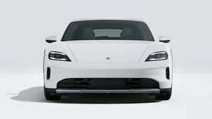 Внешний вид Taycan 4 Cross Turismo с изображением передней части автомобиля