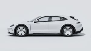 Внешний вид Taycan 4 Cross Turismo с левой стороны автомобиля