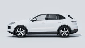 Exterior view of Cayenne E-Hybrid showing the left side of the car