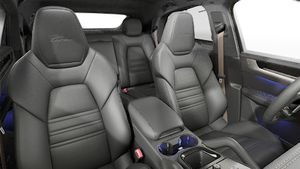 Interior view showing the front seats of Cayenne Turbo E-Hybrid Coupé
